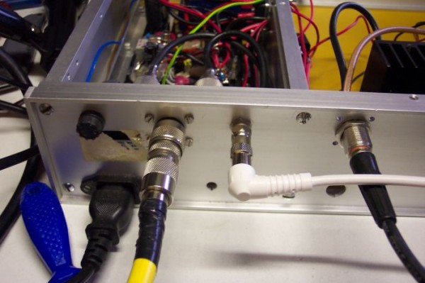 000_0007 aansluitingen.JPG (56.67 KiB) 111515 keer bekeken Antenne aansluitingen