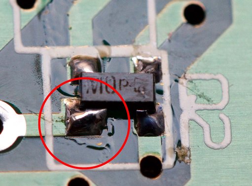 FET-positie.jpg (348.45 KiB) 89311 keer bekeken BF-998 heeft één dikker pootje. De print heeft op dat punt ook een dikker eilandje.