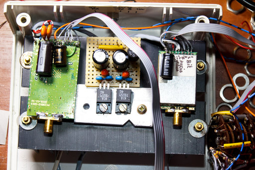 Ik gebruik een afzonderlijke 7805 voor de TX en de RX module. Alleen de TX module verbruikt al 70% van de capaciteit van wat een standaard 7805 aankan. Op deze manier is de marge veilig en bij een defect gaat niet alles kapot.