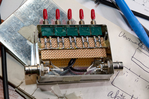 20120102-_MG_8888.jpg (1.53 MiB) 32468 keer bekeken Te weinig massa en de draad werkt als een soort spoel