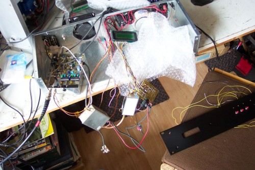 100_2187a.jpg (164.94 KiB) 62041 keer bekeken Ik kan me niet voorstellen dat dit ooit netjes wordt :)