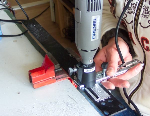 100_2393a.jpg (55.65 KiB) 70039 keer bekeken Frontje frezen voor display NICAM encoder